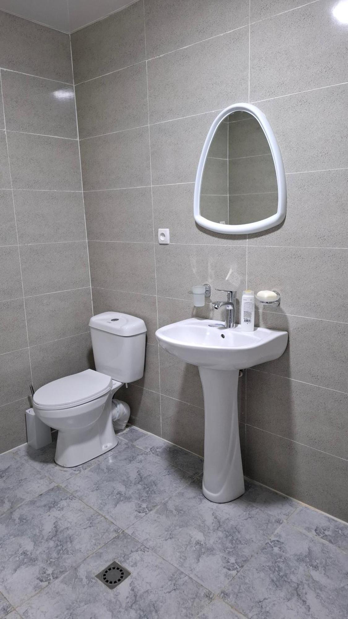 Ezo Hotel Jvari Bilik gambar